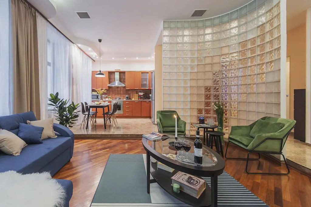 GMApartments (ДжиЭмАпартментс) на переулке Филипповский