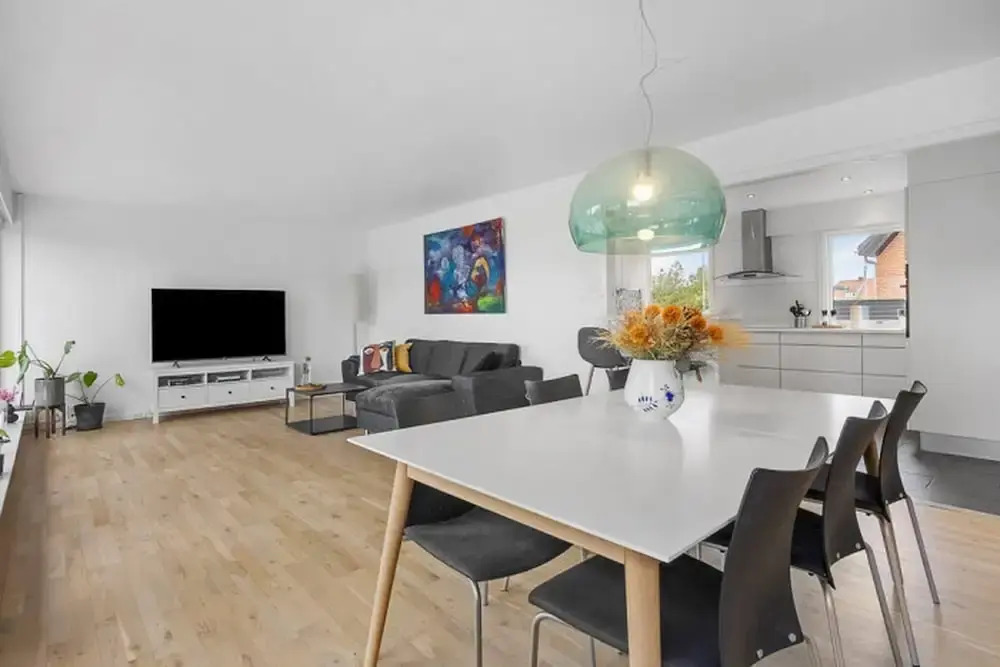 Renovated House Located on Skolebakken 60
