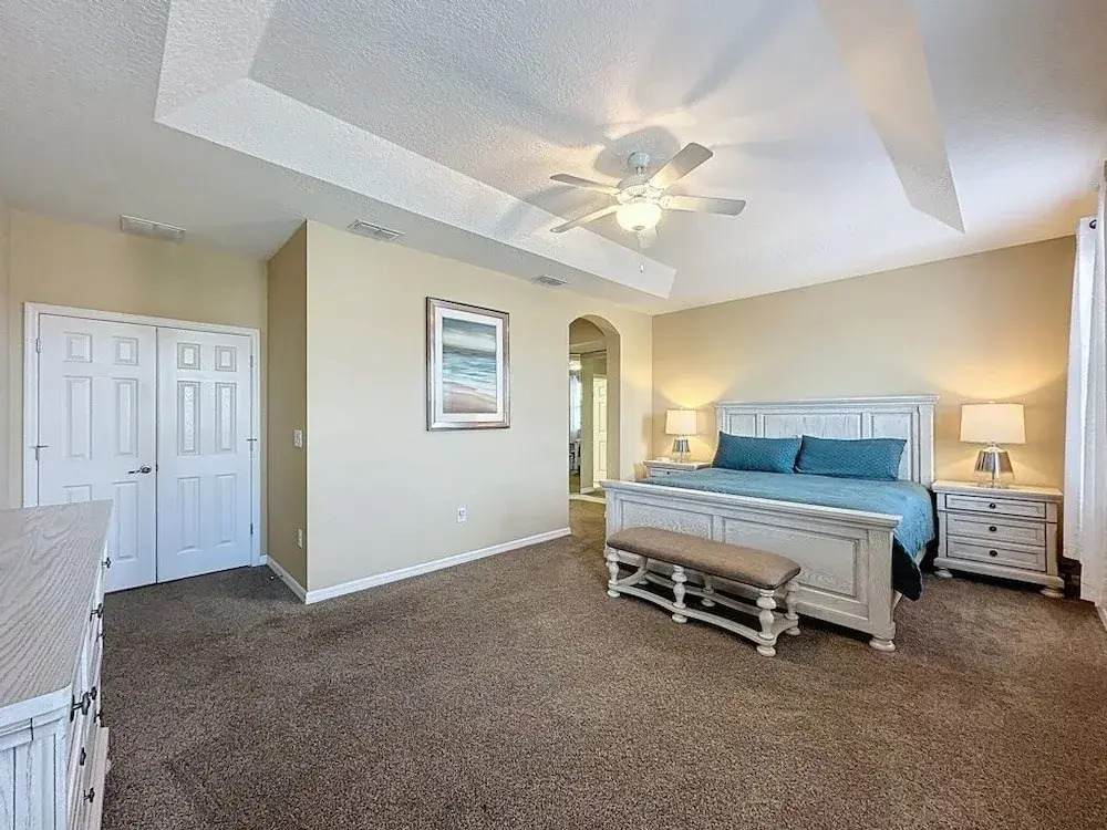 Veranda Home, 8br, 6 En-suites, Lake View,pool/spa 8 Bedroom Villa by RedAwning