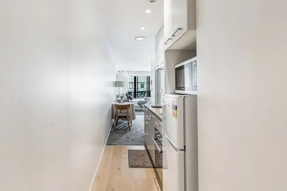 Central studio + private balcony by Zodiak Stays