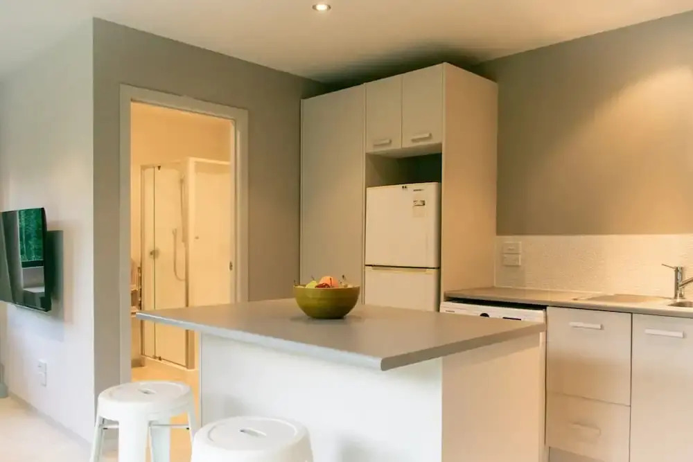 Leafy Beach Haven Retreat 1 Bedroom Close To CBD