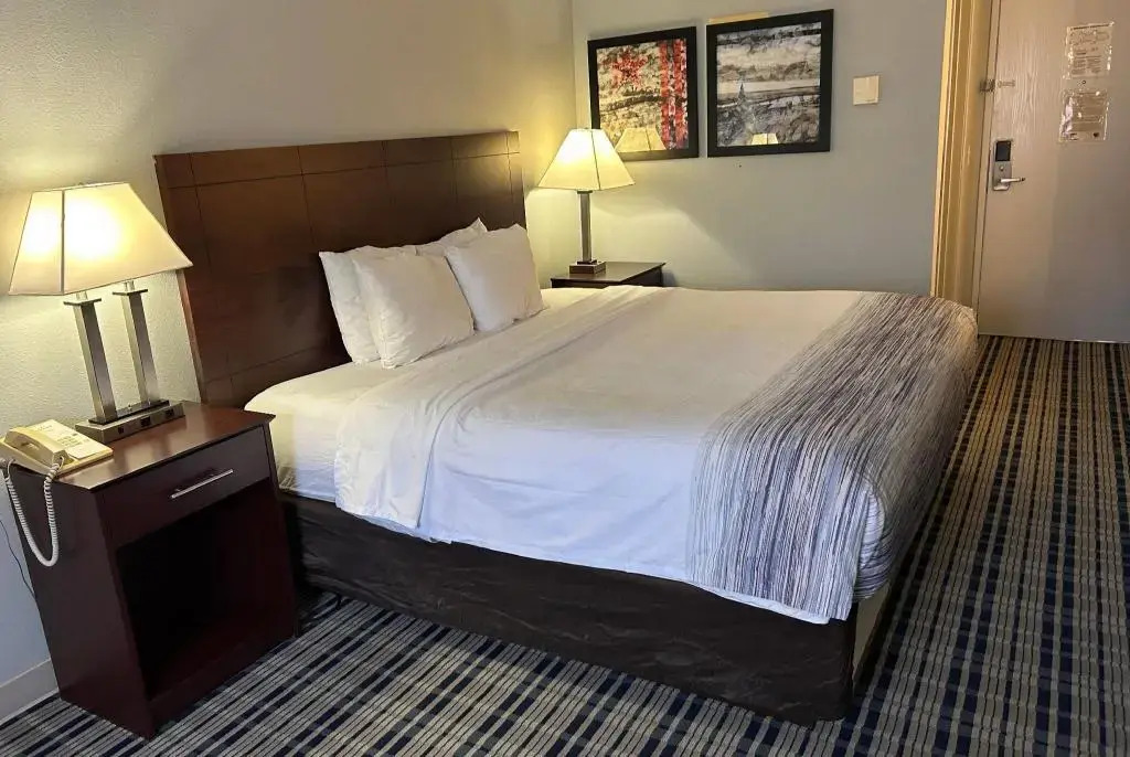 AmericInn by Wyndham Mosinee Central Wisconsin Airport