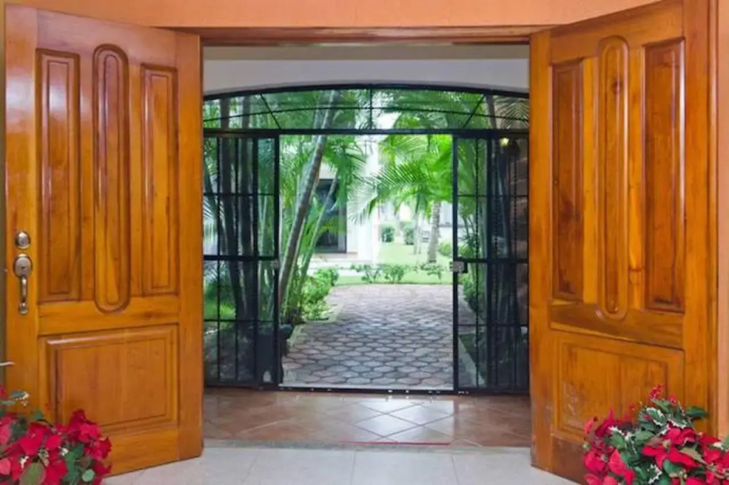 Playa Car B&B Sofia House