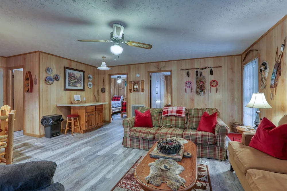 Wandering Creek - 2 Bedrooms, 1 Baths, Sleeps 6 Cabin by RedAwning