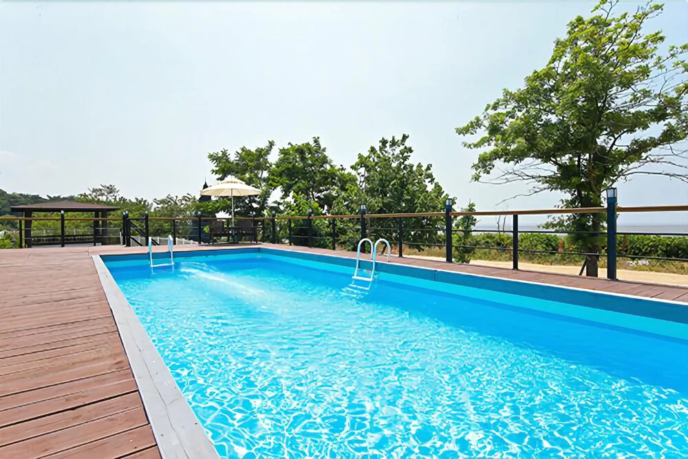 Daebudo Sun On Bee Pension