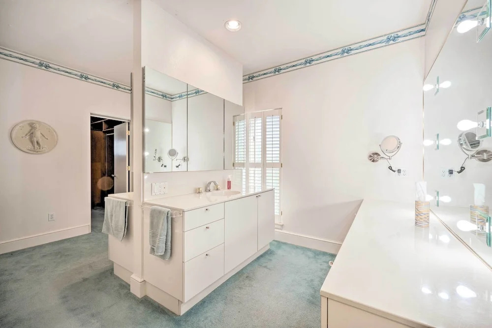 Lanai & Pool: Elegant Villa in Winter Haven