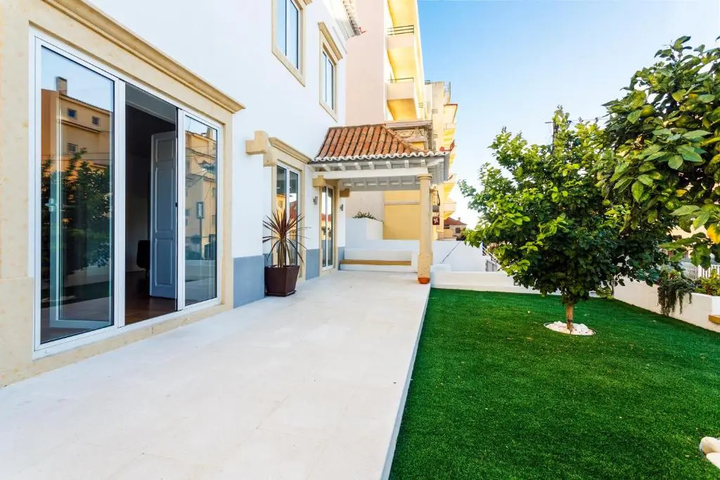 Chalet Estoril Luxury Apartments