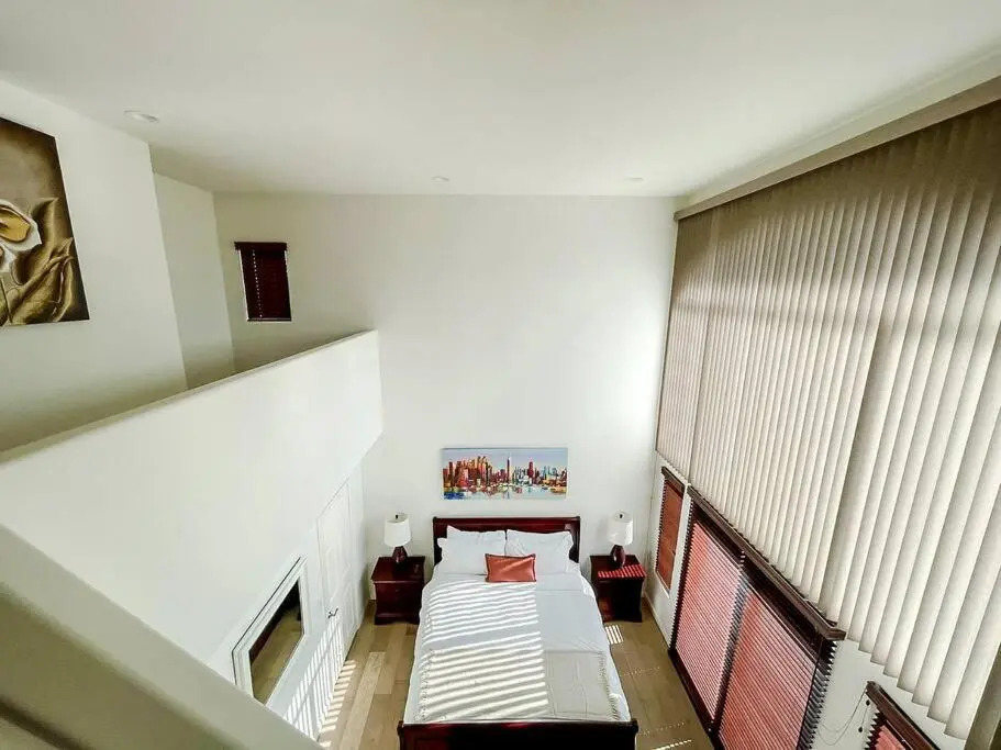 Supreme 2BD/3BA Condo - Los Angeles