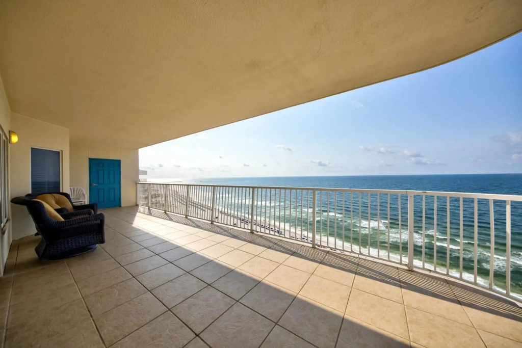 Enormous Corner Unit on White Sands in Orange Beach With Indoor Outdoor Pool