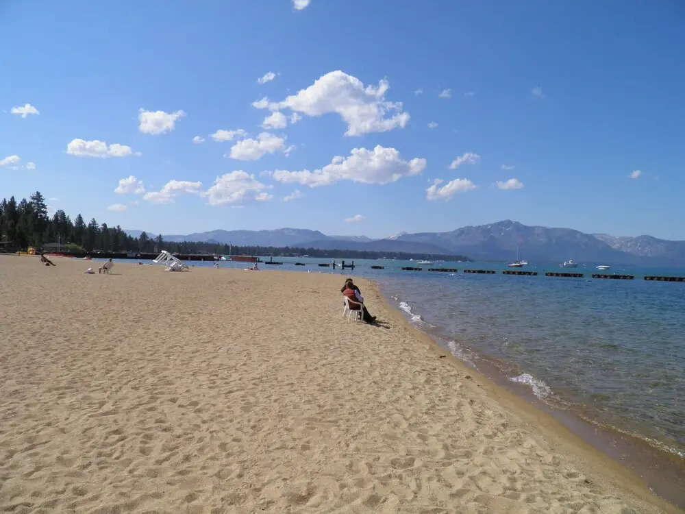 Hot Tub, Private Beach Access,walk to Everything