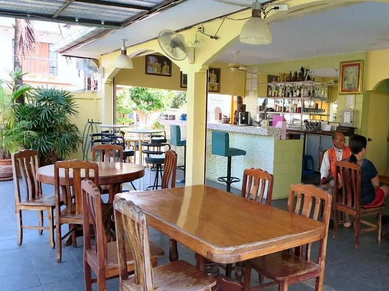 New Dao Café