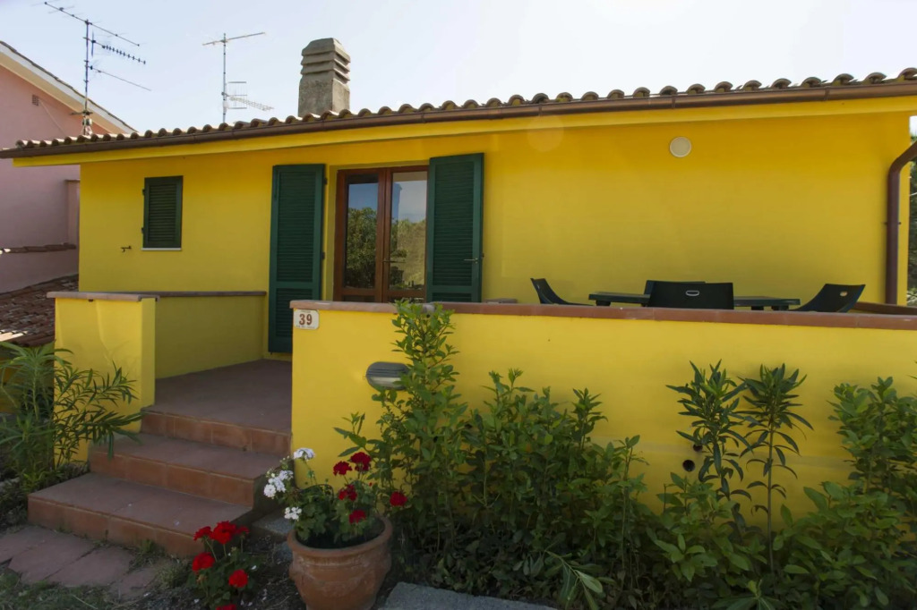 Casa del Colle sleeps 4 on the first floor equipped with every comfort near Procchio-CASA DEL COLLE