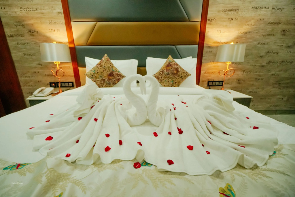 RG Exclusive Stay & Fine Dine, Akola