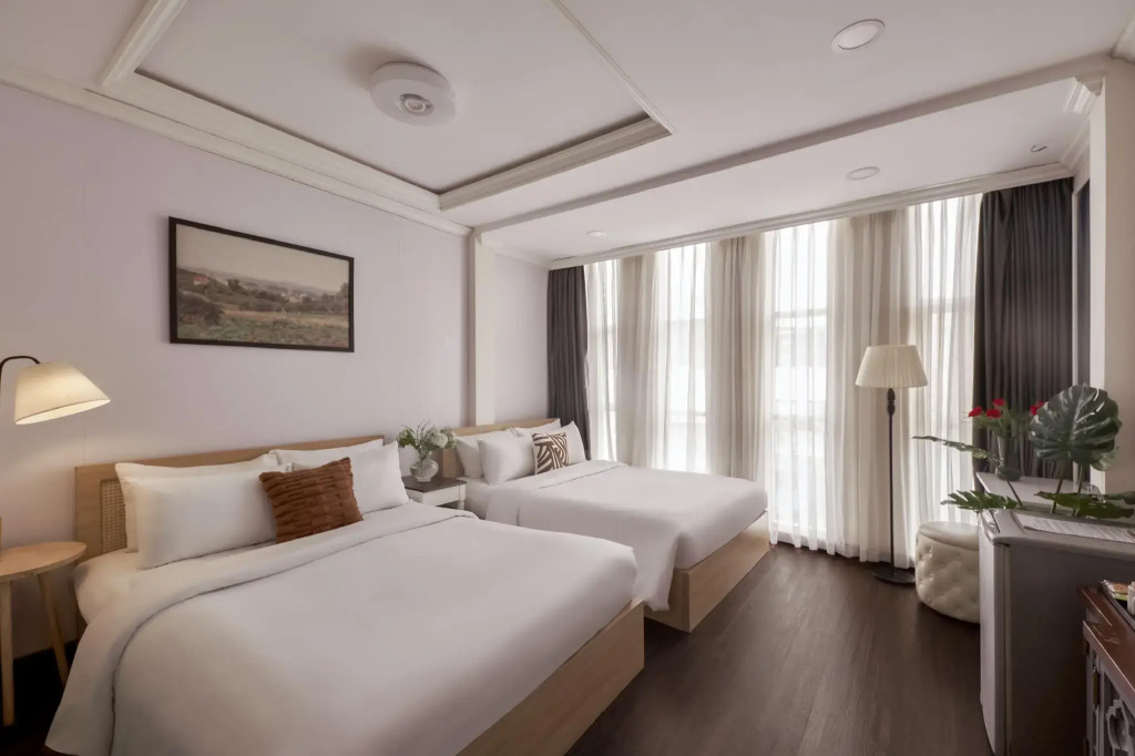 Quy Hung Hotel And Spa Central