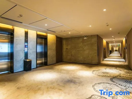 Yijia Bauhinia Hotel