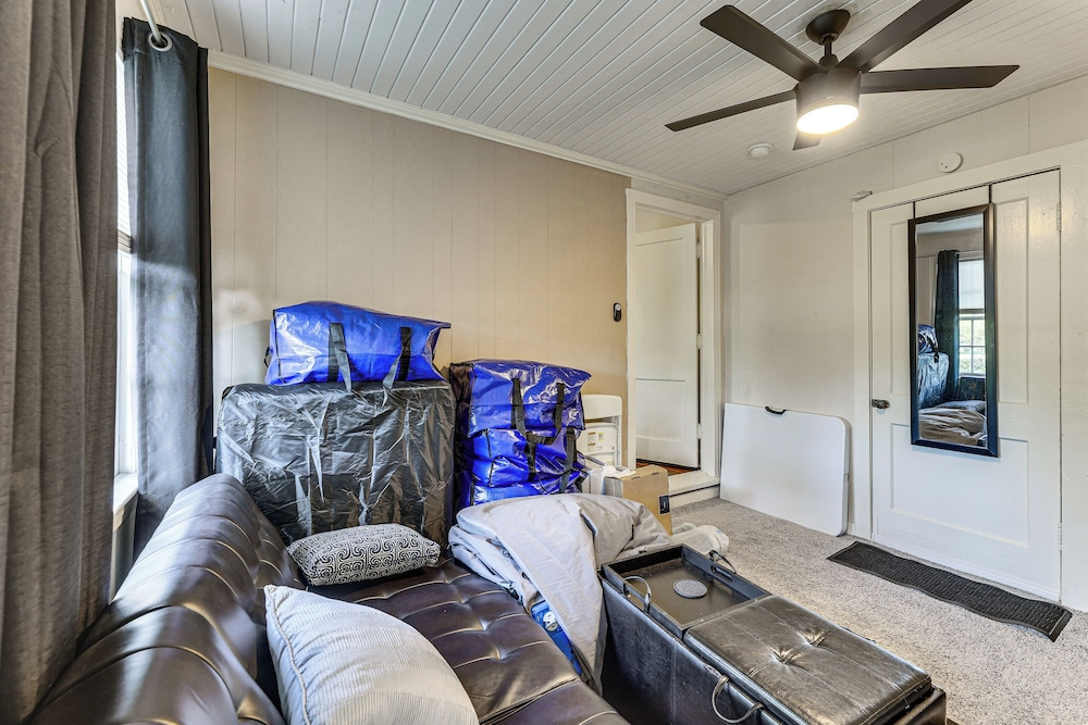 Spacious Retreat, 2 Miles to Tuskegee University