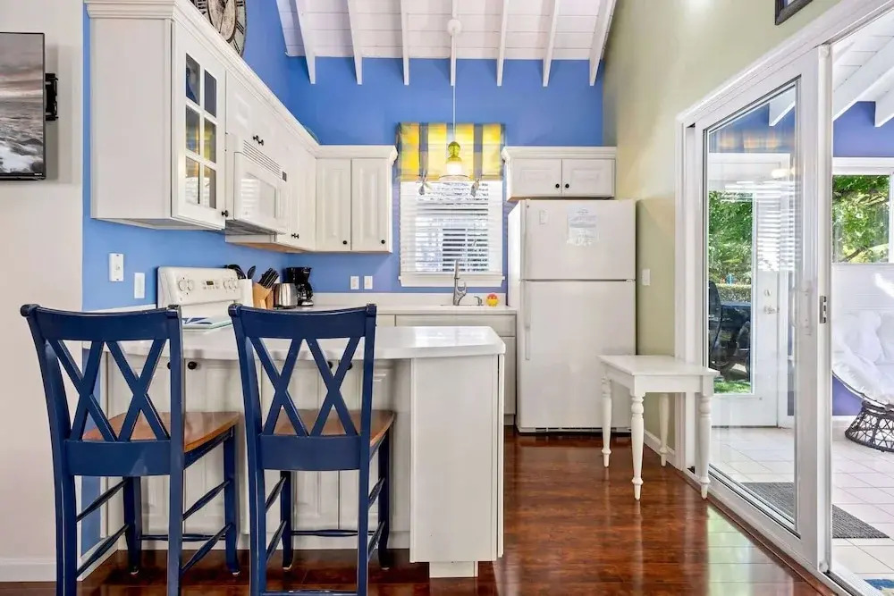 Captains Cottage Sleeps 6!