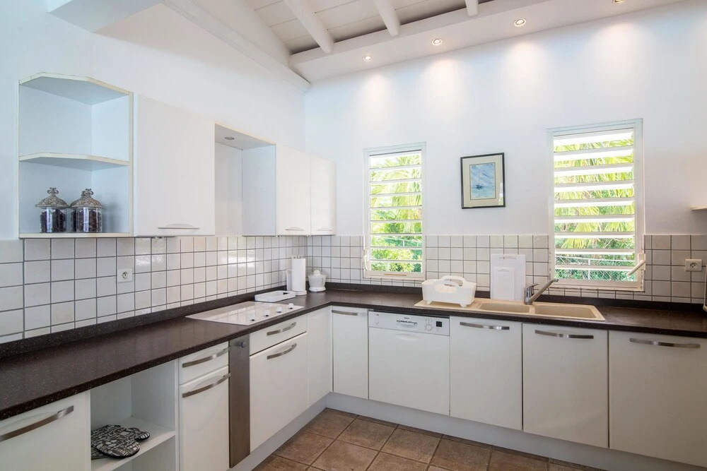 Exclusive Terres Basses Location, Full AC, Salt Water Pool, Wifi, Short Drive to the Beach!