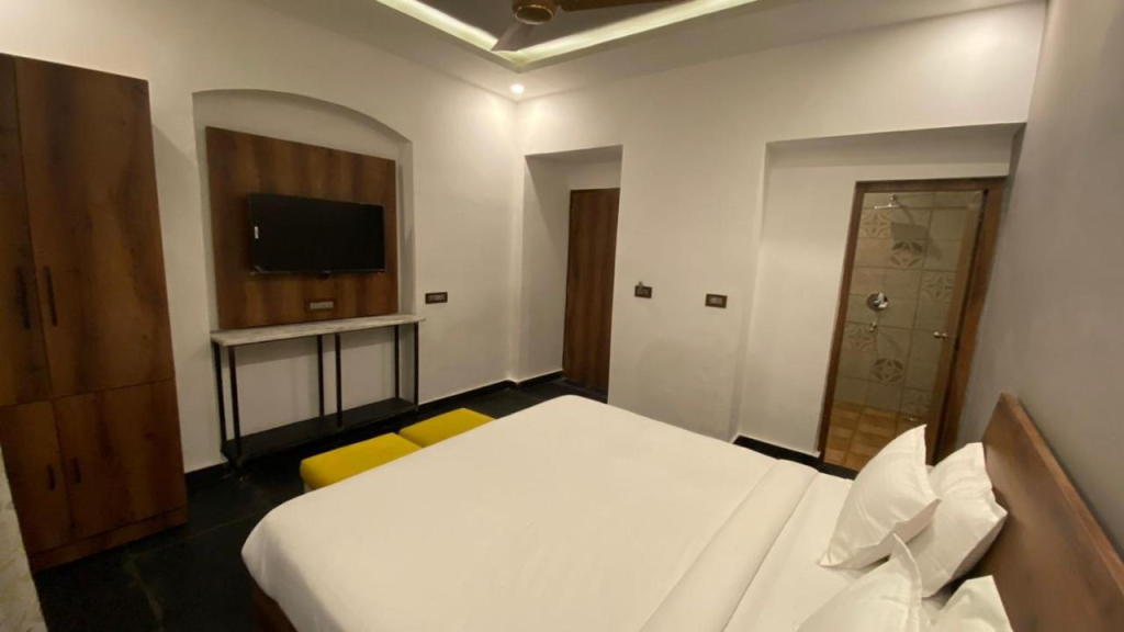 Meeram Ganga - A boutique homestay by the Ganges