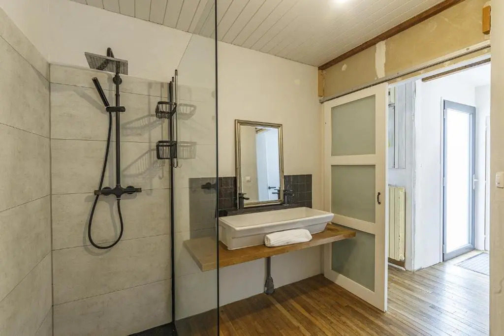 Maison avec beau jardin au c ur d'Angers