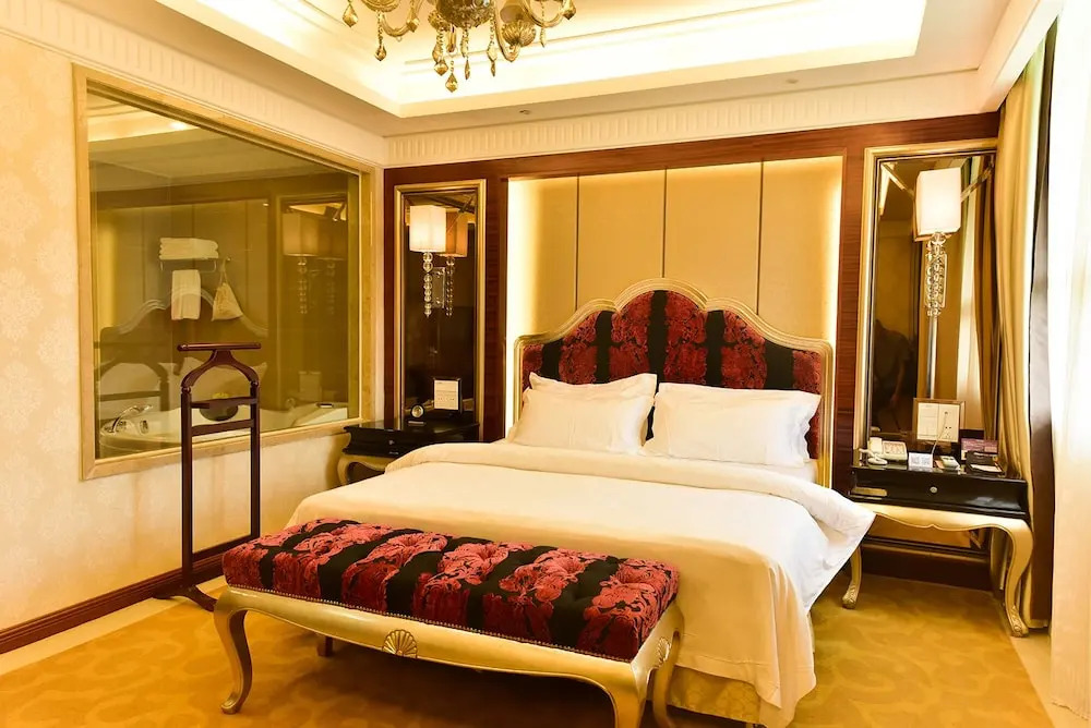 Metropolo Wuyishan Resort