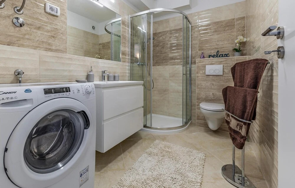 Nice Apartment in Liznjan With 1 Bedrooms and Wifi