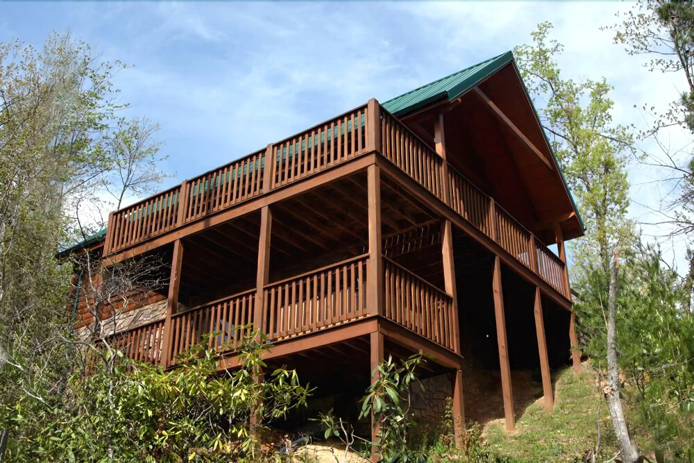 Knotty N Nice 2 Bedroom Home with Hot Tub