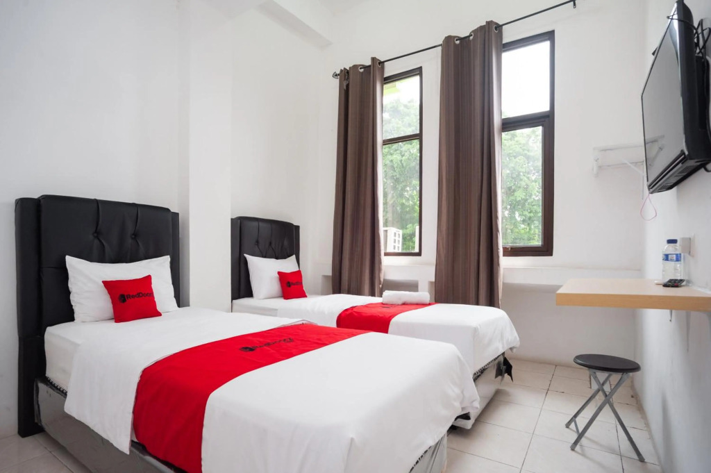 RedDoorz at Jalan Bangau Palembang