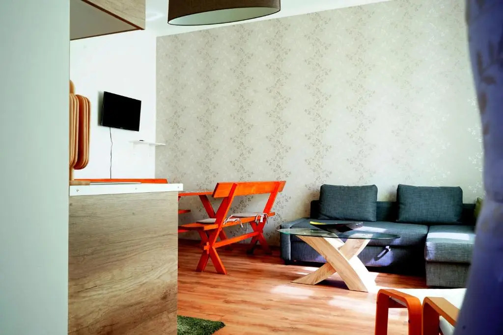 Arnie Apartman