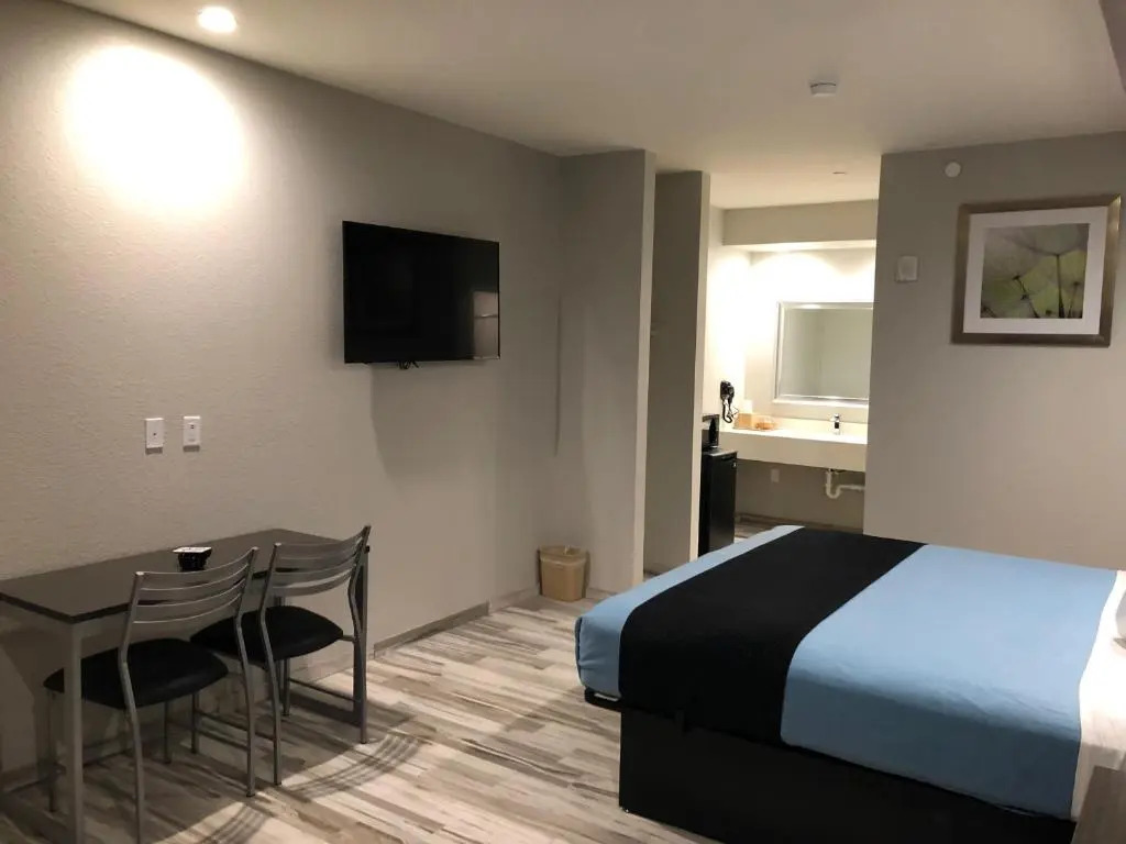 Crystal Inn