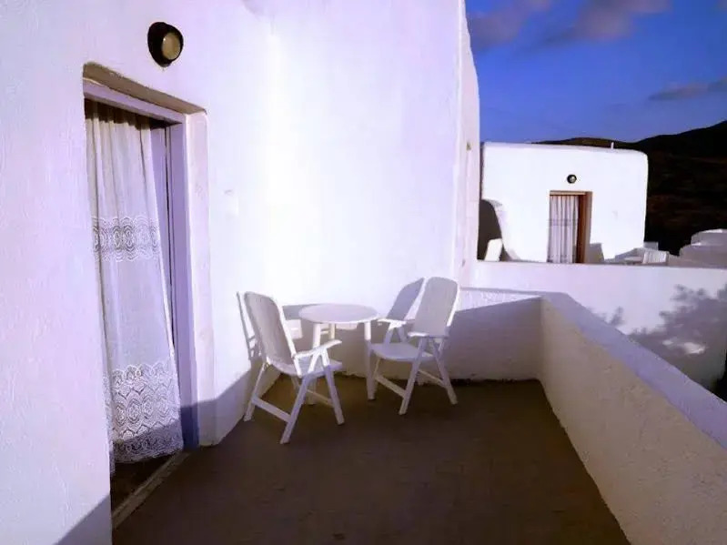 Porto Sikinos Hotel