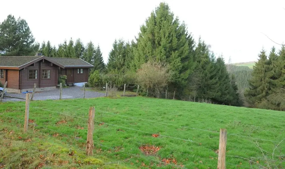 Traditional Chalet with Sauna, Spa Tub, & Relaxation Space near La Roche