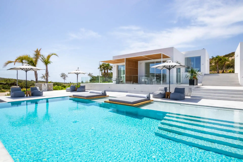 ISTIA LUXURY VILLAS