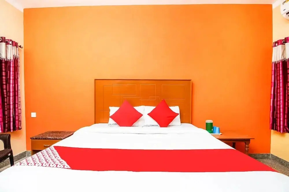 Sri Subbiah Inn By OYO Rooms