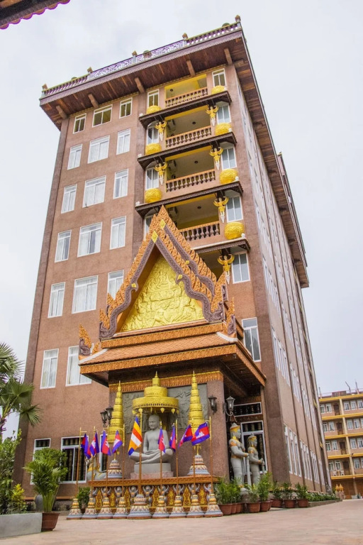 Puok hotel & Resort