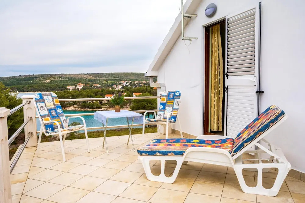 House With 3 Bedrooms in Milna, With Wonderful sea View, Furnished Gar