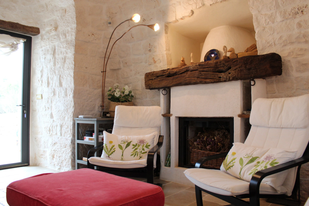 Ostuni,trullo fiabesco con piscina