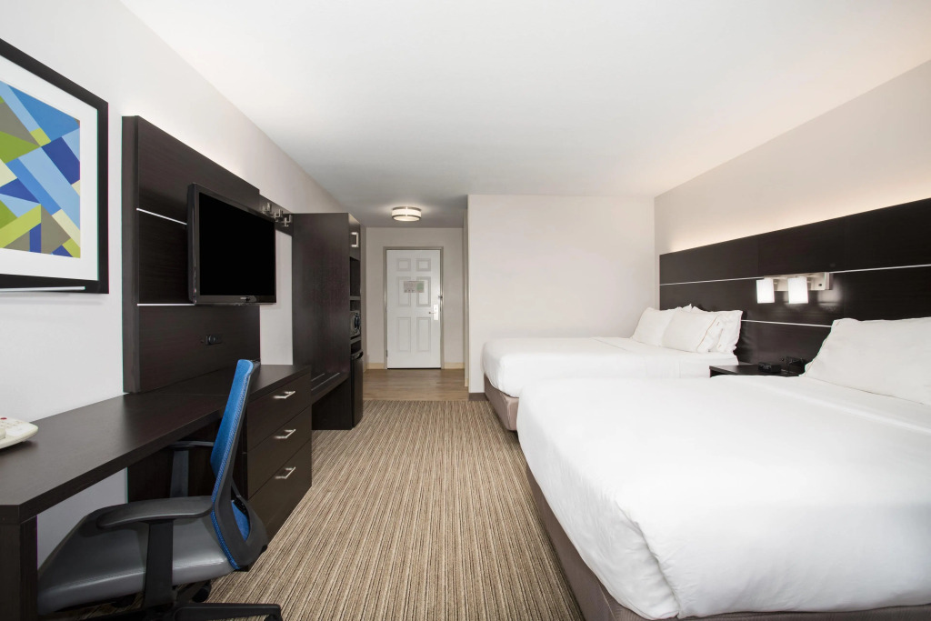 Holiday Inn Express & Suites Ft Collins by IHG