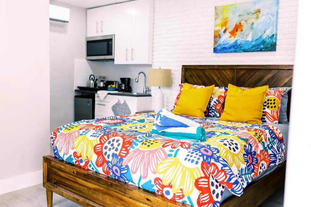 Casa Cordova Apartments By Lowkl