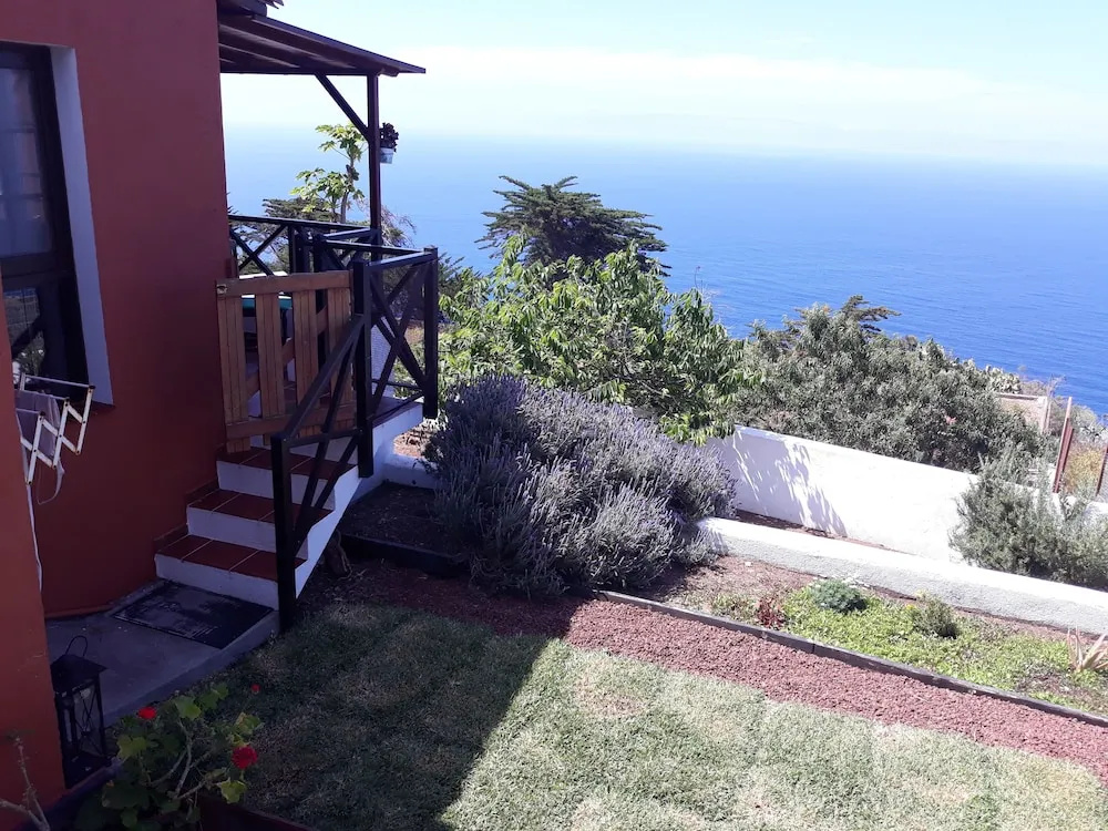 CASAS EN FINCA ECOLÓGICA LA ESPIRAL, NATURALEZA, CALMA Y VISTAS al MAR