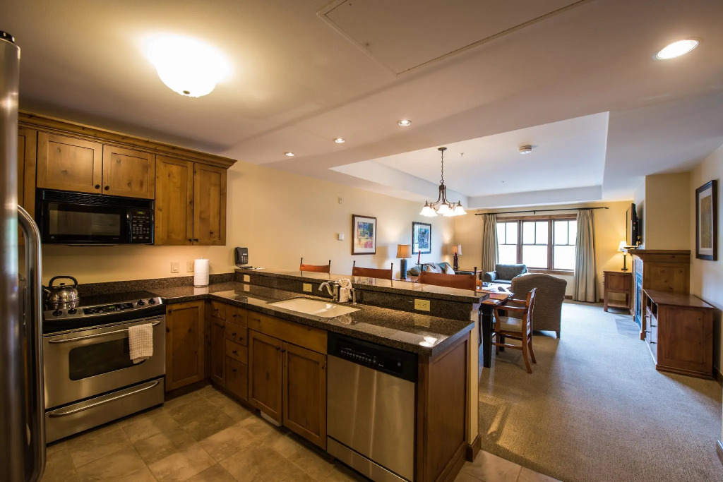 The Lodge at Mountaineer Square, A Vail Resorts Property