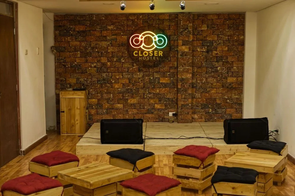 Closer Hostel