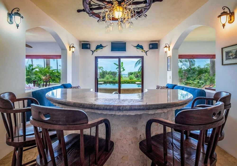 Casa Tigre - Large 7 bedroom Oceanfront Retreat Home