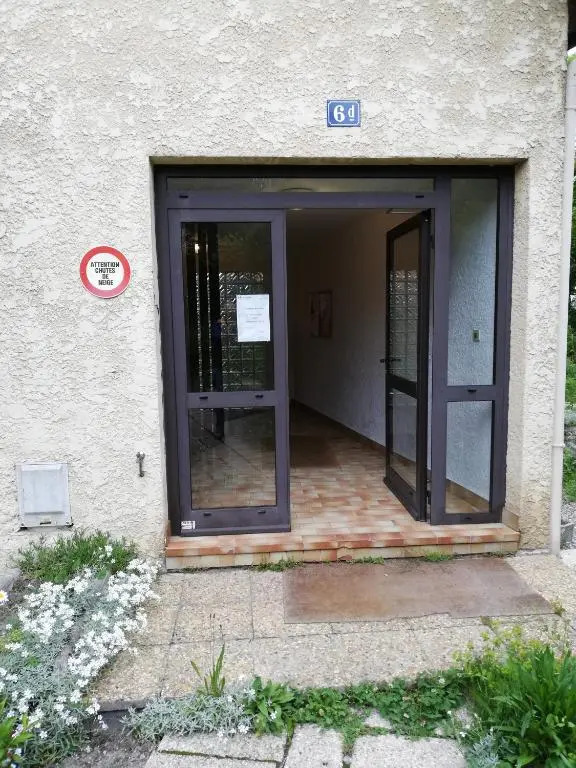 APPARTEMENT T3 60M2 à Briançon dans résidence calme avec 7 couchages