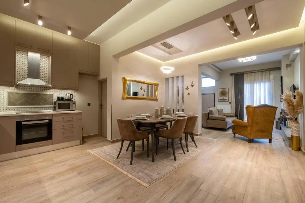 Maison De Luxx A10, Cozy Apartment with Garden In Larissa