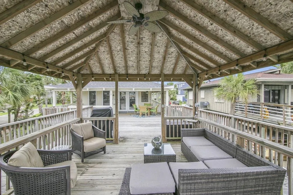 Island Life - 4 Br Home