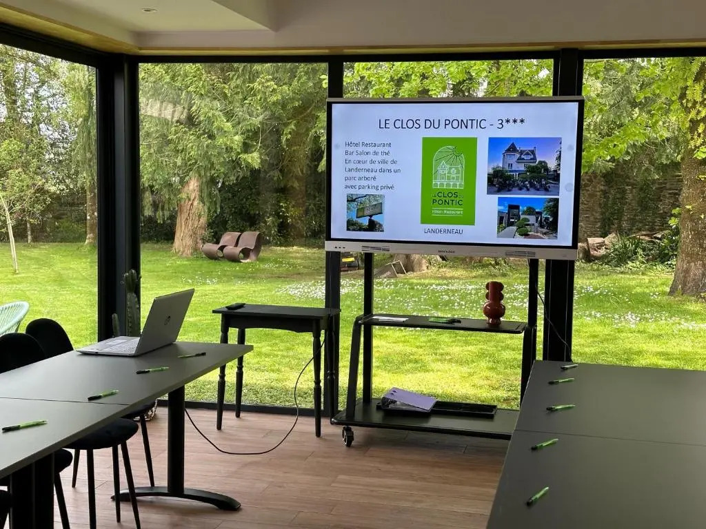 Le Clos Du Pontic Logis et CitHotel