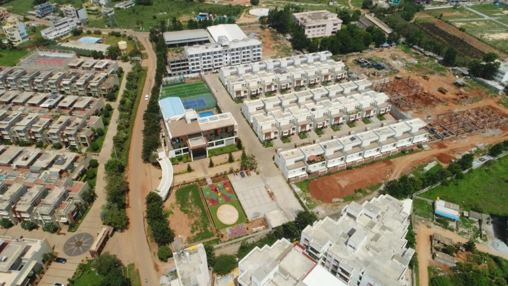 VRR Astoria Hotel & Convention Center