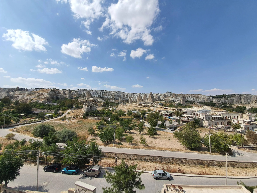 Hera Cave Suites