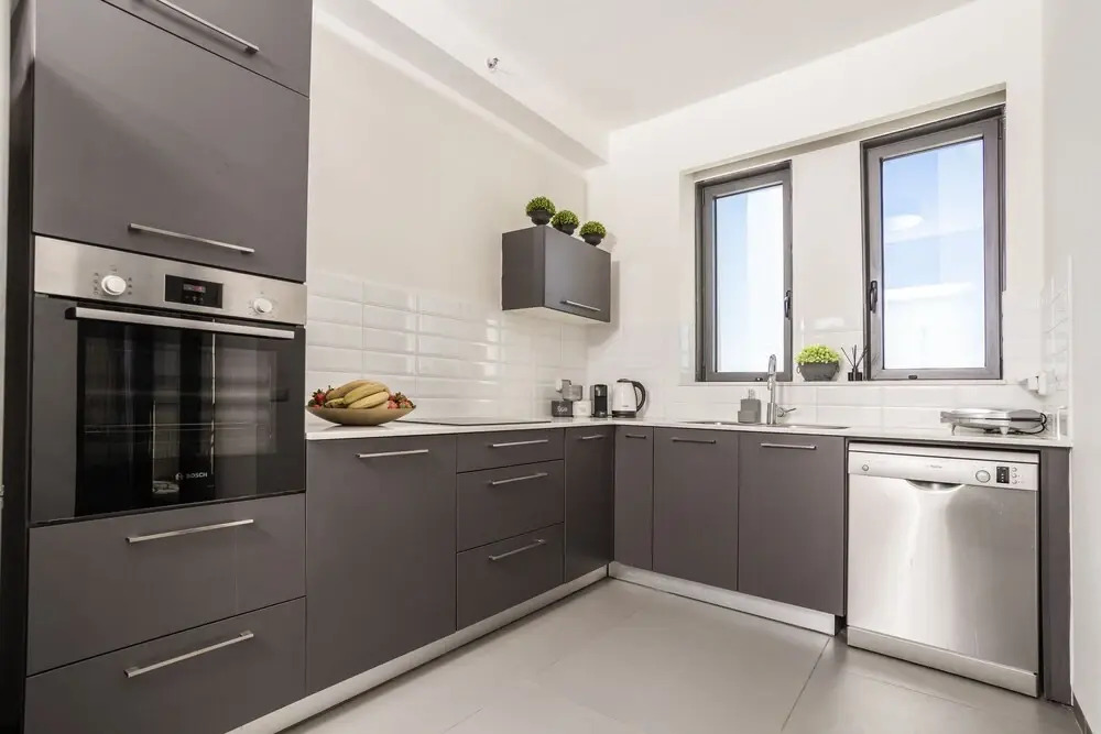 HolySuite J Tower